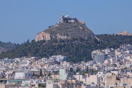 Studio With Private Terrace And View Of Acropolis! Atene Esterno foto